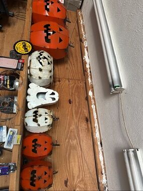 Metal Jack-O'-Lantern Garland - Orange & White Halloween Décor